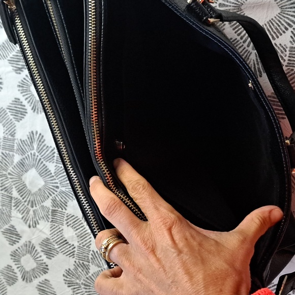 Steve Madden vegan leather multi compartment zip travel messenger laptop bag - Picture 7 of 17